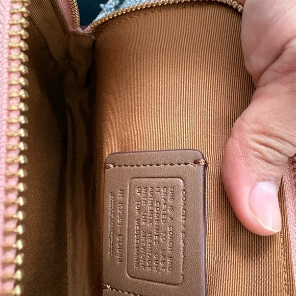 Coach Pink Leather Cosmetic Graphic Top-Handle Crossbody - Picture 7 of 8